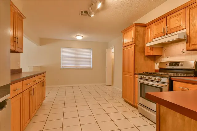 Photo 7 — 8124 NW 19th Street, Oklahoma City, OK 73127