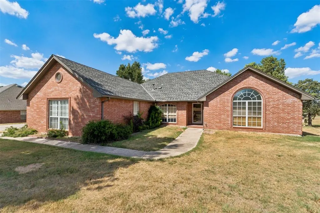 Photo 2 — 15069 Scottsdale Lane, Choctaw, OK 73020