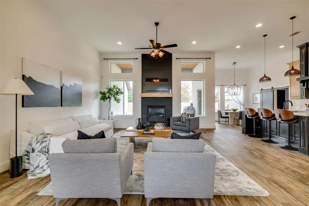 Photo 2 — 18604 Diego Place, Edmond, OK 73012