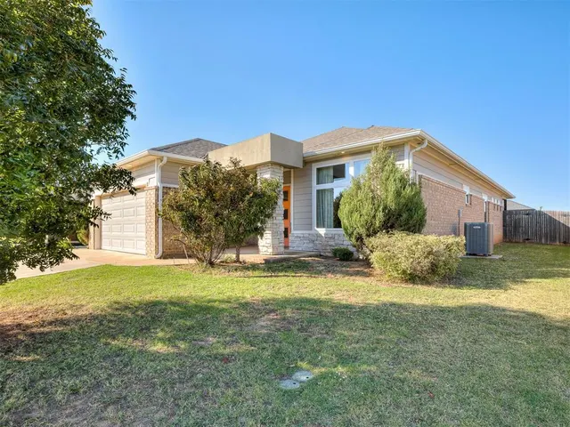 Photo 2 — 525 NW 179th Street, Edmond, OK 73012