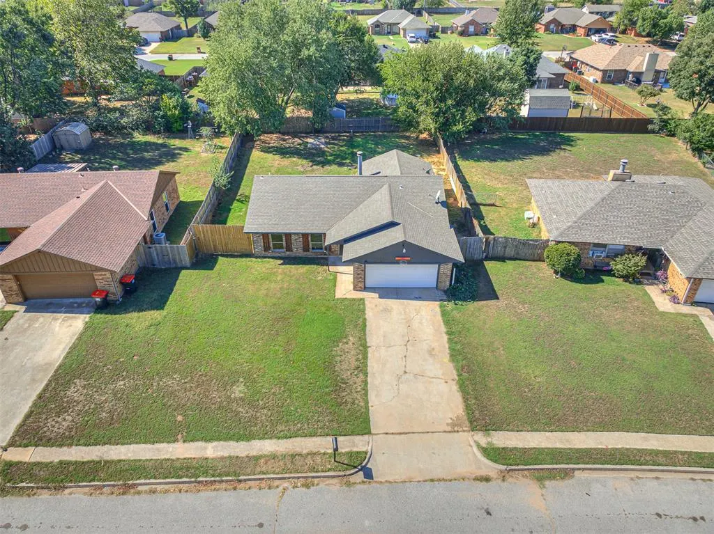 Photo 4 — 451 Crooked Oak Drive, Harrah, OK 73045