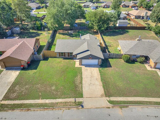 Photo 4 — 451 Crooked Oak Drive, Harrah, OK 73045