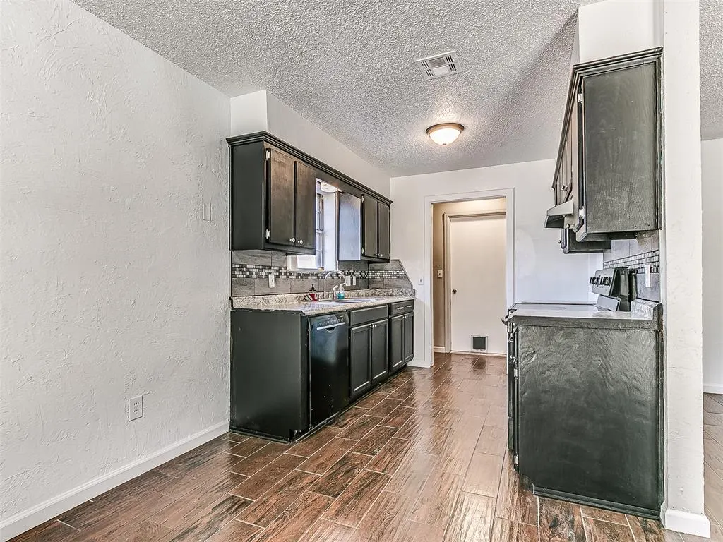 Photo 18 — 451 Crooked Oak Drive, Harrah, OK 73045