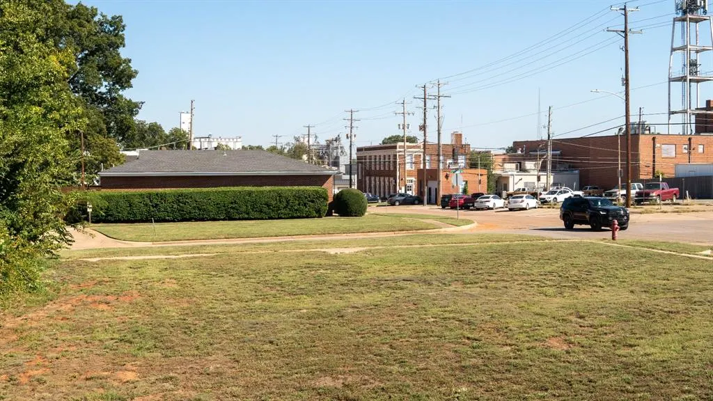 Photo 14 — 424 S Husband Street, Stillwater, OK 74074