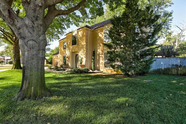 Photo 4 — 2413 S Wentworth Court, Oklahoma City, OK 73170