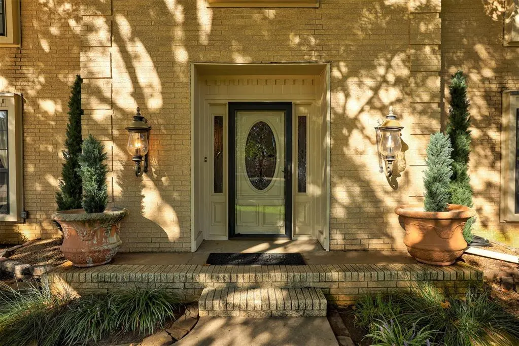 Photo 5 — 2413 S Wentworth Court, Oklahoma City, OK 73170