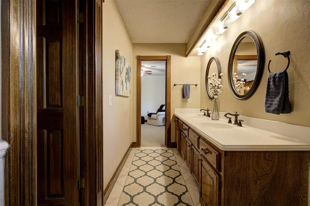 Photo 38 — 2413 S Wentworth Court, Oklahoma City, OK 73170