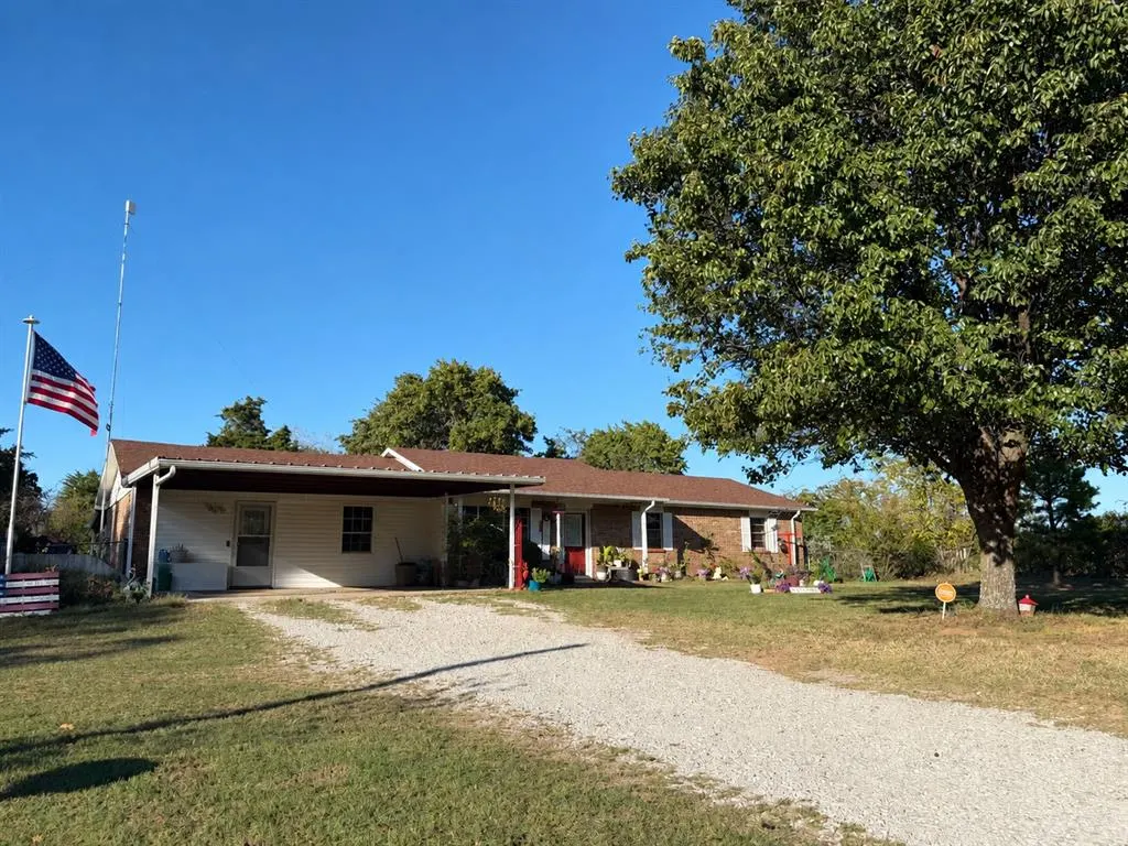 Front exterior — 56230 Moccasin Trail Road, Prague, OK 74864