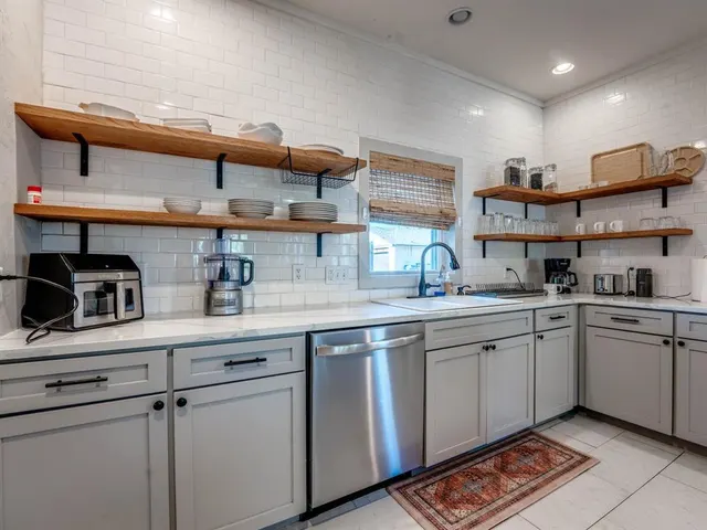 Photo 4 — 717 E Warner Avenue, Guthrie, OK 73044