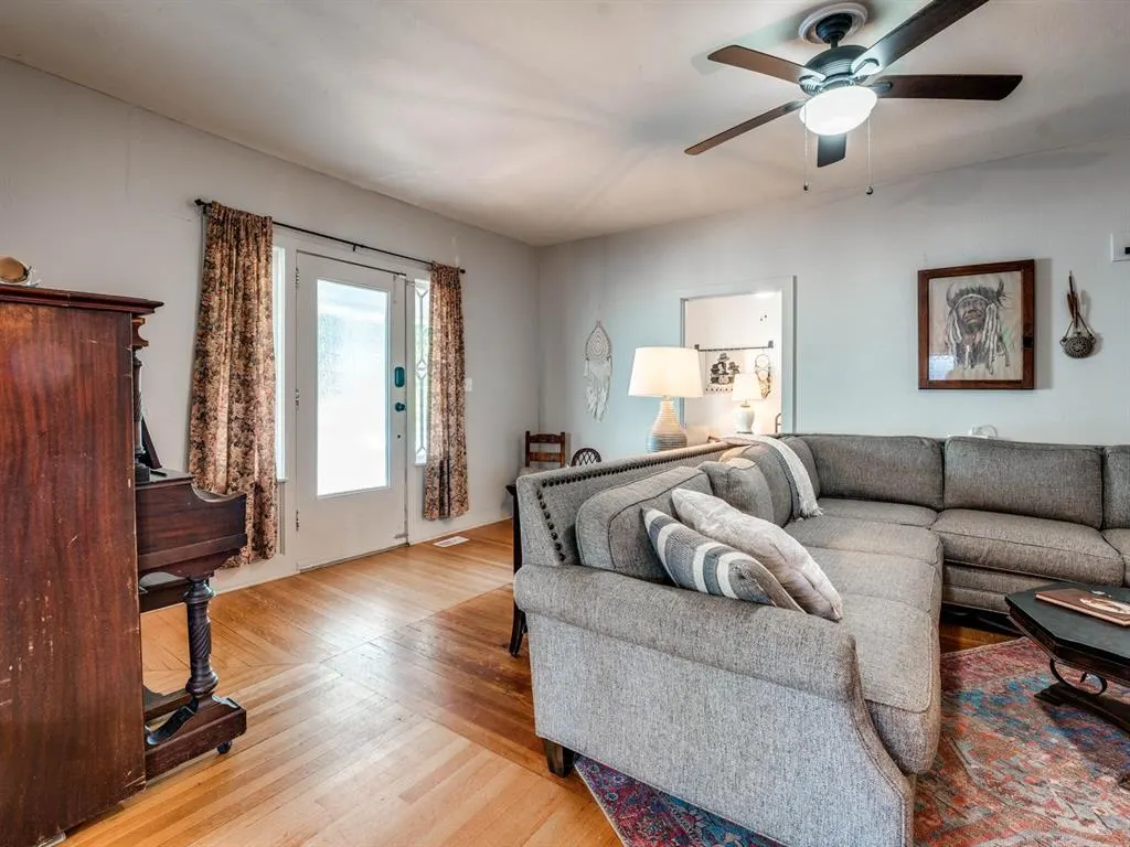Photo 7 — 717 E Warner Avenue, Guthrie, OK 73044