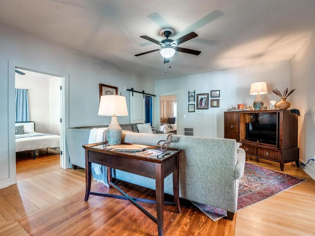 Photo 8 — 717 E Warner Avenue, Guthrie, OK 73044