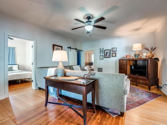 Photo 8 — 717 E Warner Avenue, Guthrie, OK 73044
