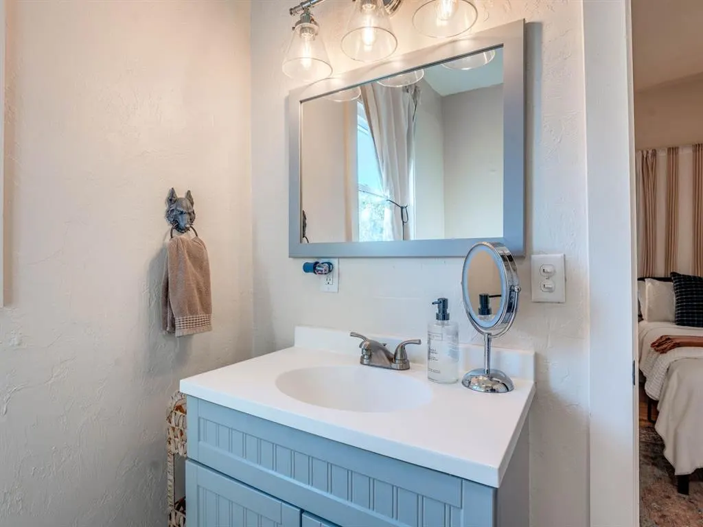 Photo 15 — 717 E Warner Avenue, Guthrie, OK 73044
