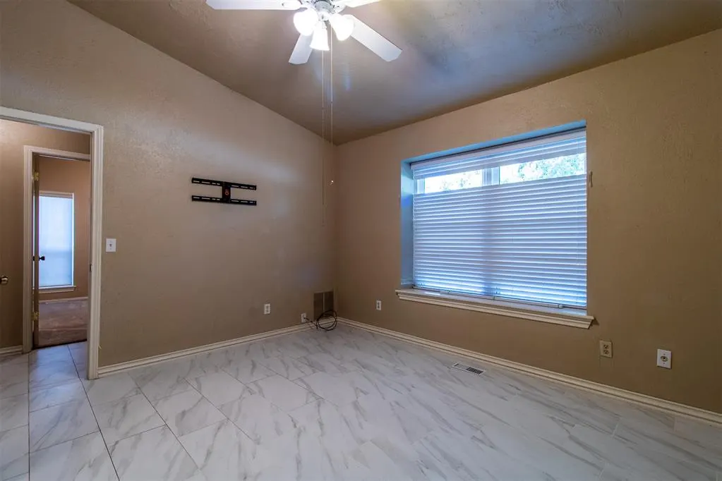 Photo 5 — 14007 Fairhill Avenue, Oklahoma City, OK 73013