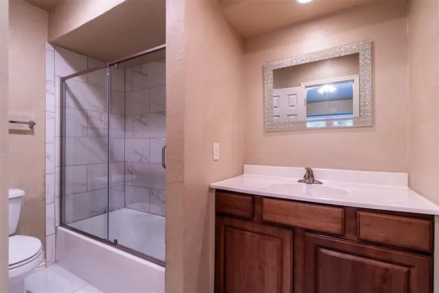 Photo 6 — 14007 Fairhill Avenue, Oklahoma City, OK 73013