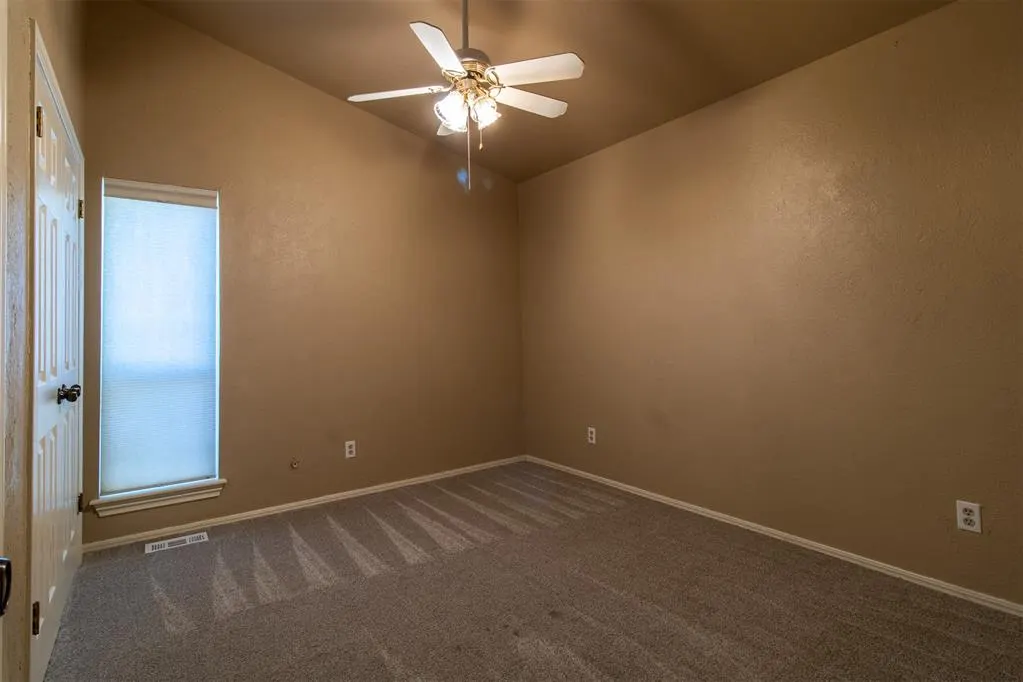 Photo 14 — 14007 Fairhill Avenue, Oklahoma City, OK 73013