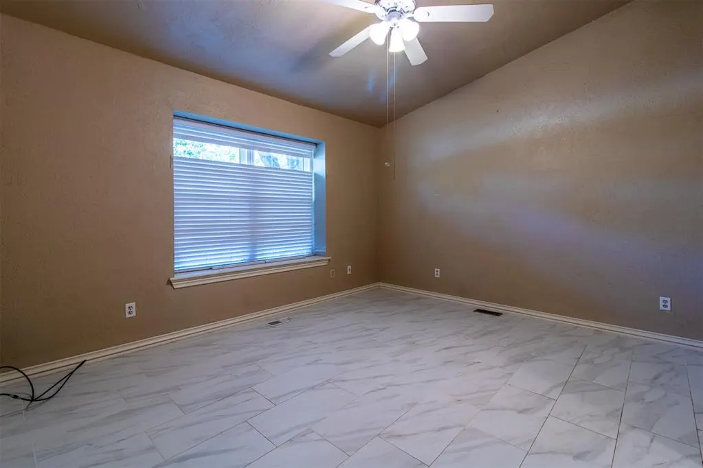 Photo 21 — 14007 Fairhill Avenue, Oklahoma City, OK 73013