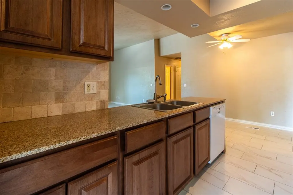 Photo 33 — 14007 Fairhill Avenue, Oklahoma City, OK 73013