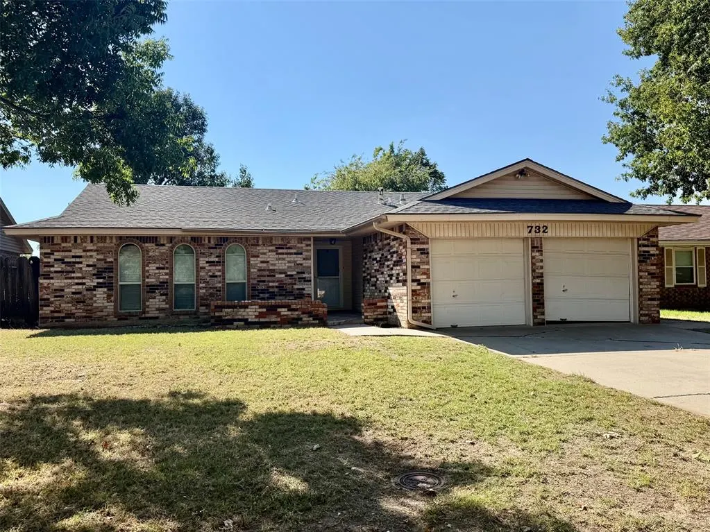 Front exterior — 732 Ranchoak Drive, Yukon, OK 73099