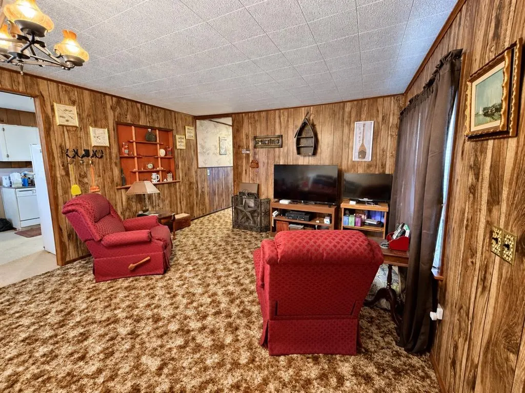 Photo 3 — 319 Division Street, Hydro, OK 73048