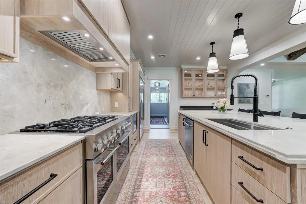 Photo 12 — 7307 Waverly Avenue, Nichols Hills, OK 73120