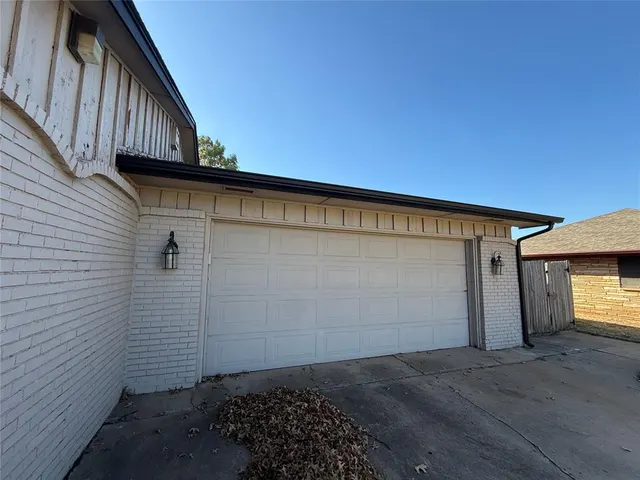 Photo 3 — 6909 S Country Club Drive, Oklahoma City, OK 73159
