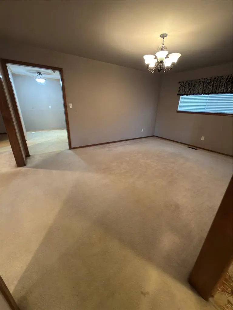 Photo 7 — 6909 S Country Club Drive, Oklahoma City, OK 73159