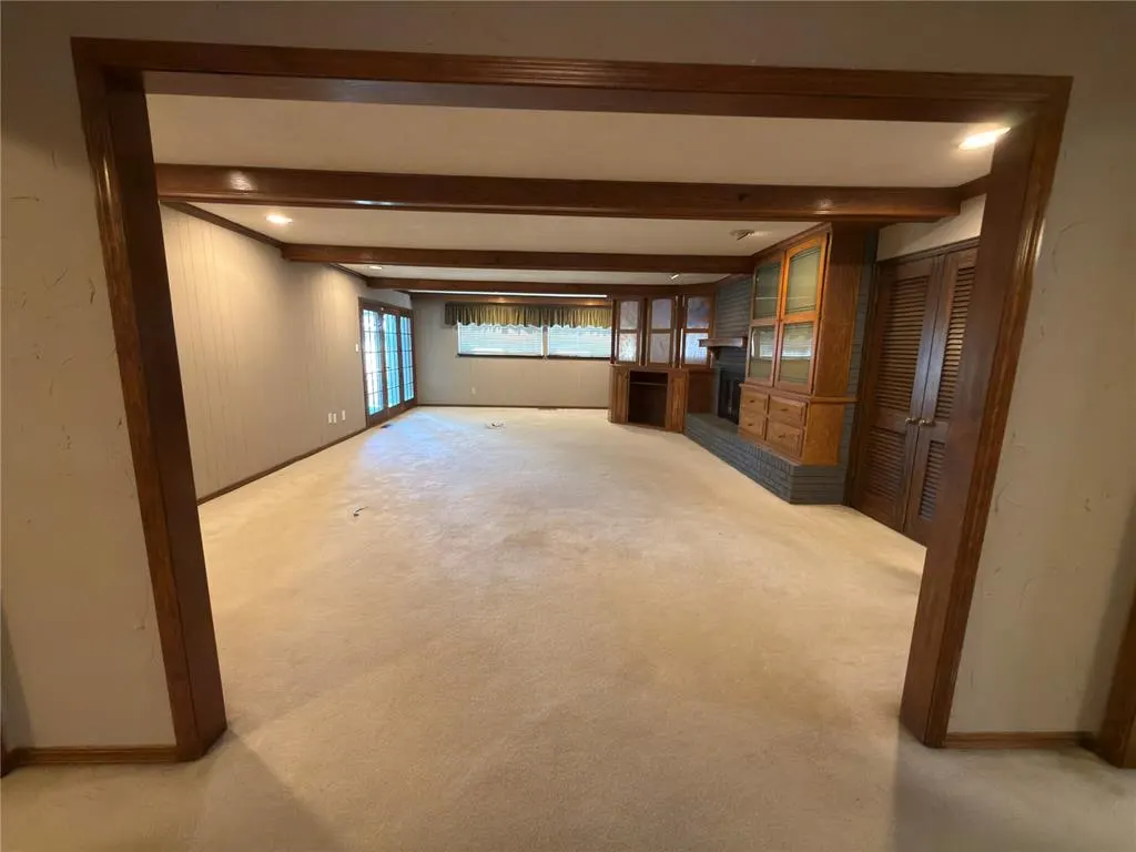 Photo 8 — 6909 S Country Club Drive, Oklahoma City, OK 73159