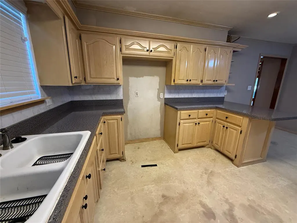 Photo 15 — 6909 S Country Club Drive, Oklahoma City, OK 73159