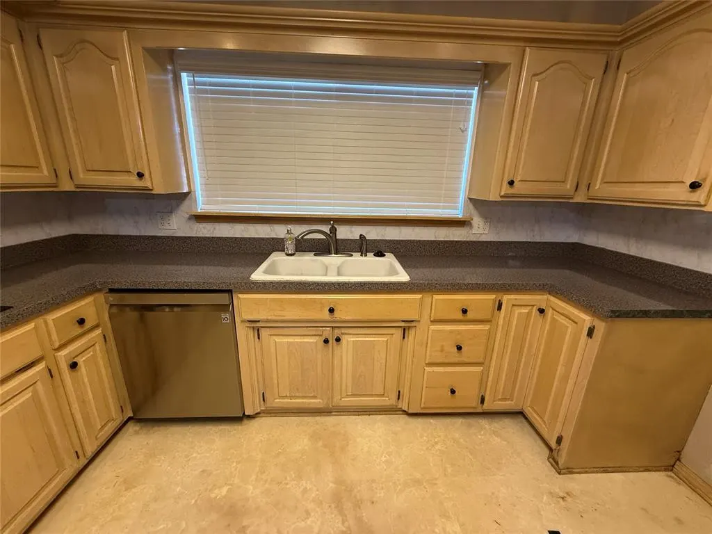 Photo 16 — 6909 S Country Club Drive, Oklahoma City, OK 73159