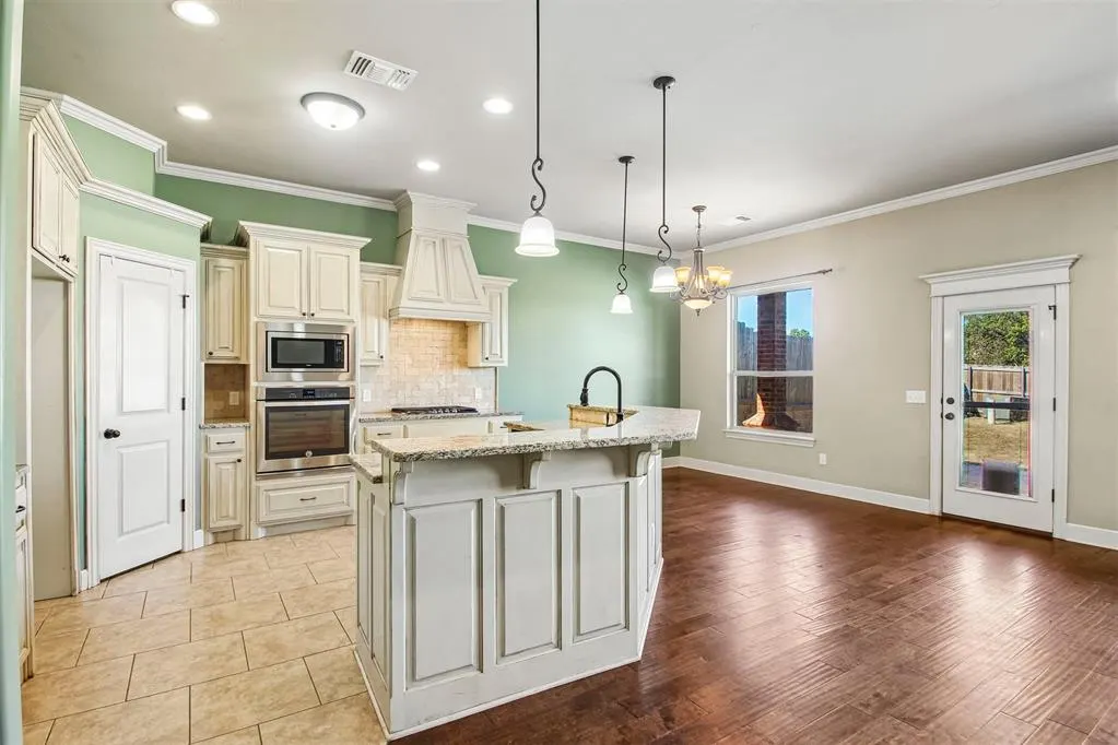 Photo 9 — 1916 Inglenook Drive, Norman, OK 73071