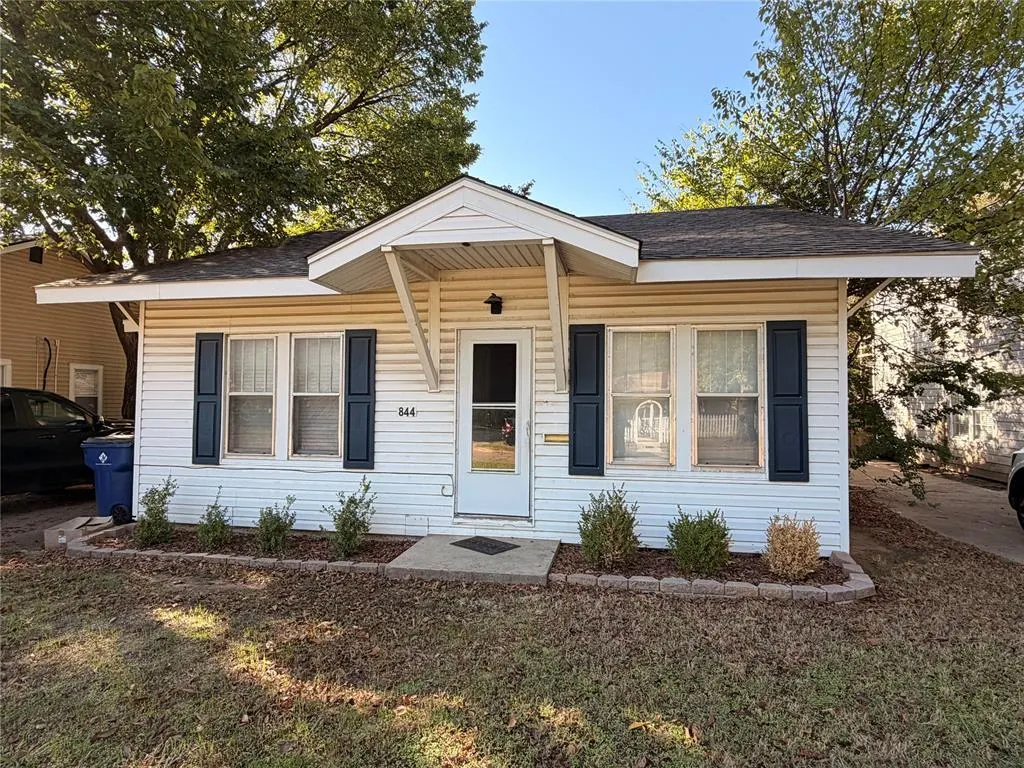Photo 3 — 810 W Spruce Avenue, Duncan, OK 73533