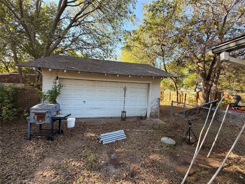 Photo 35 — 810 W Spruce Avenue, Duncan, OK 73533