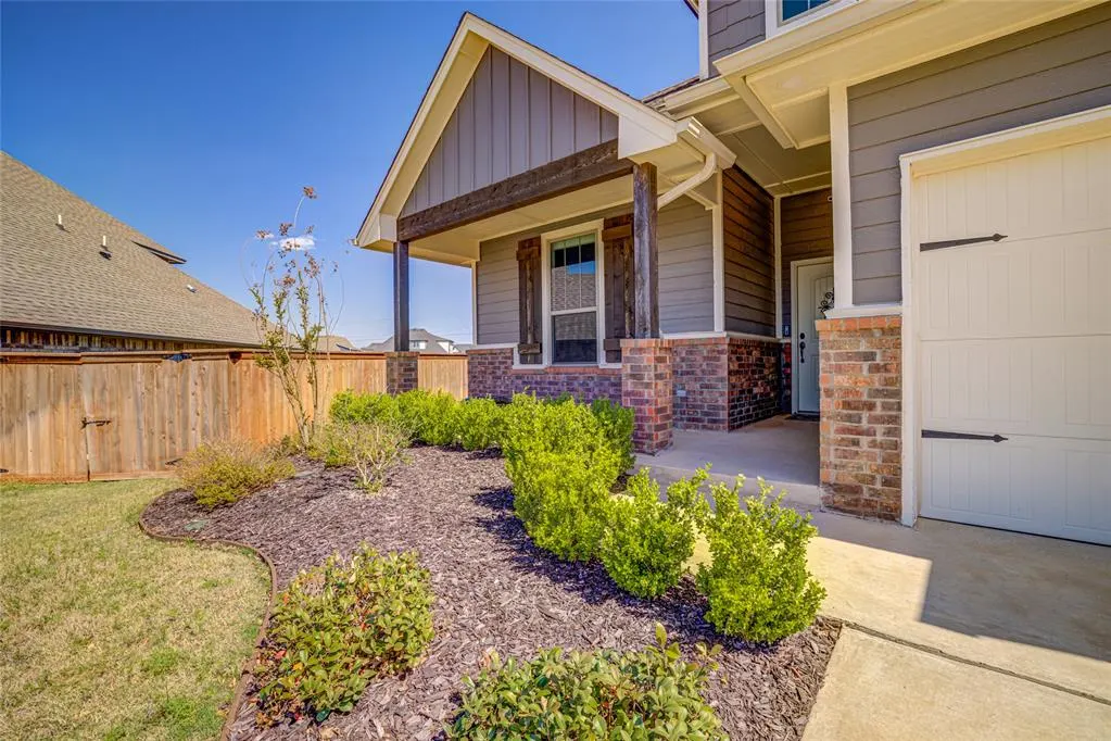 Photo 2 — 3000 Grapevine Street, Edmond, OK 73034