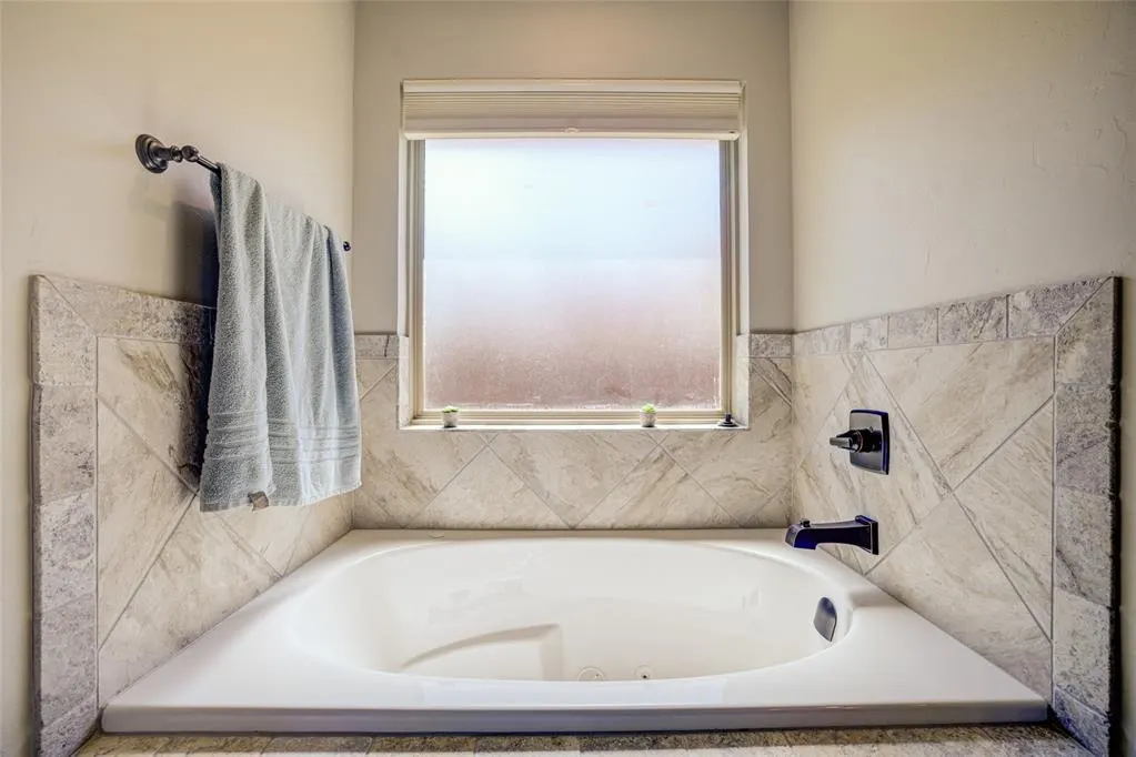 Photo 32 — 3000 Grapevine Street, Edmond, OK 73034