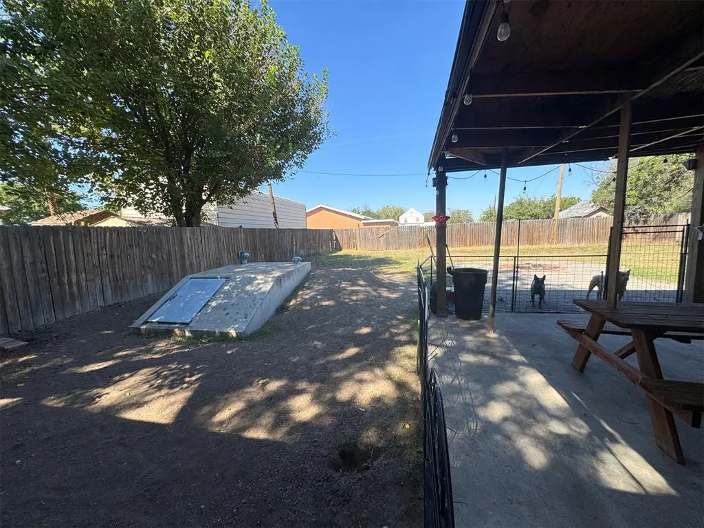 Photo 15 — 915 W C Street, Eldorado, OK 73537