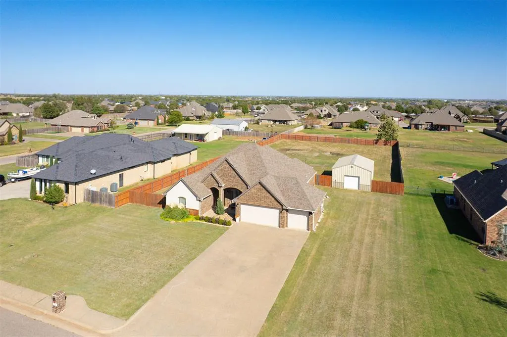 Front exterior — 628 Stephany Drive, Piedmont, OK 73078