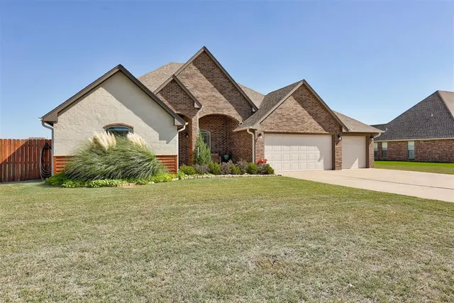 Photo 3 — 628 Stephany Drive, Piedmont, OK 73078