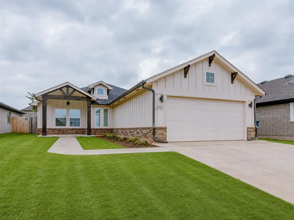 Front exterior — 3717 NW 177th Street, Edmond, OK 73012
