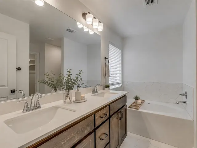 Photo 5 — 3717 NW 177th Street, Edmond, OK 73012