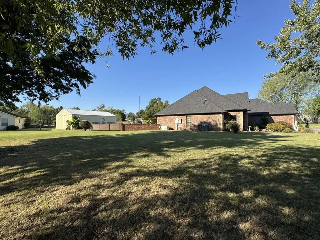 Photo 3 — 38007 45th Street, Shawnee, OK 74804