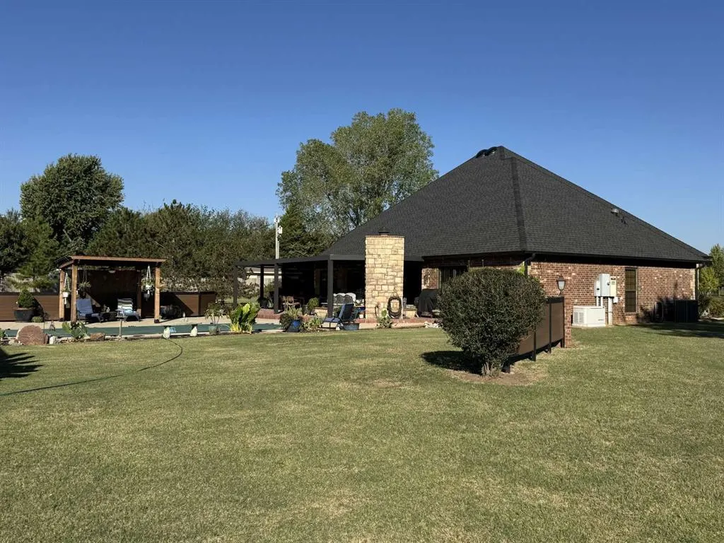 Photo 4 — 38007 45th Street, Shawnee, OK 74804