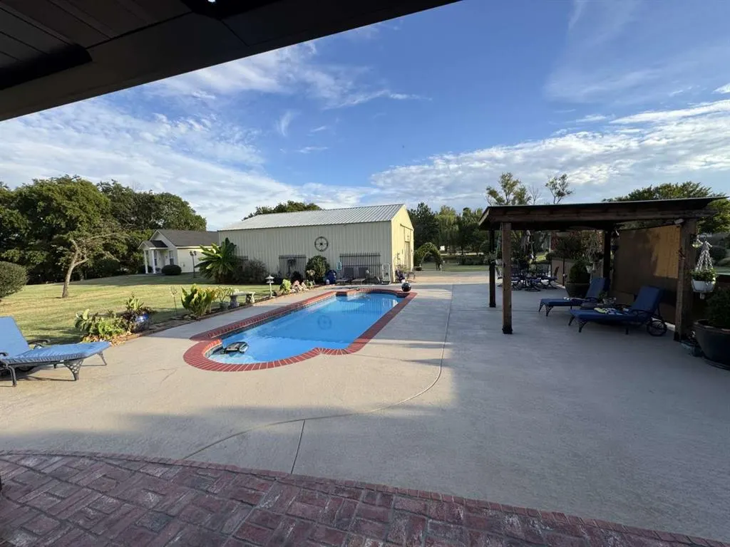 Photo 8 — 38007 45th Street, Shawnee, OK 74804