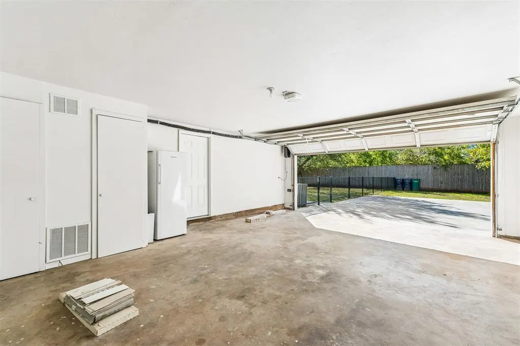 Photo 34 — 10925 Maple Grove, Oklahoma City, OK 73120