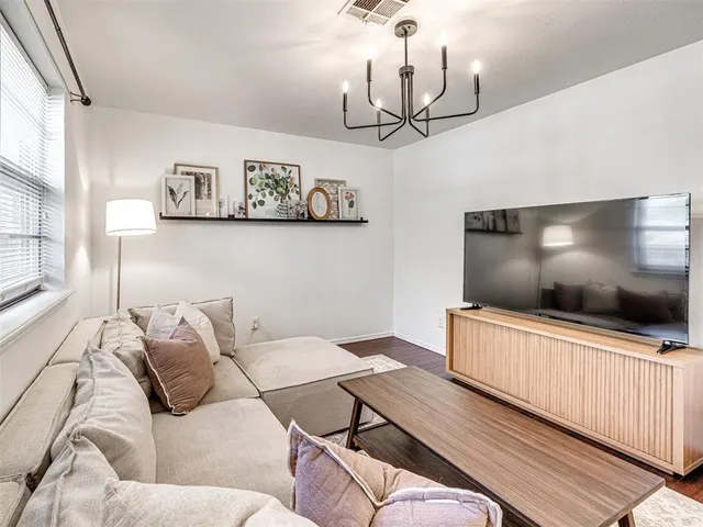 Photo 8 — 1700 Sunrise Street, Norman, OK 73071