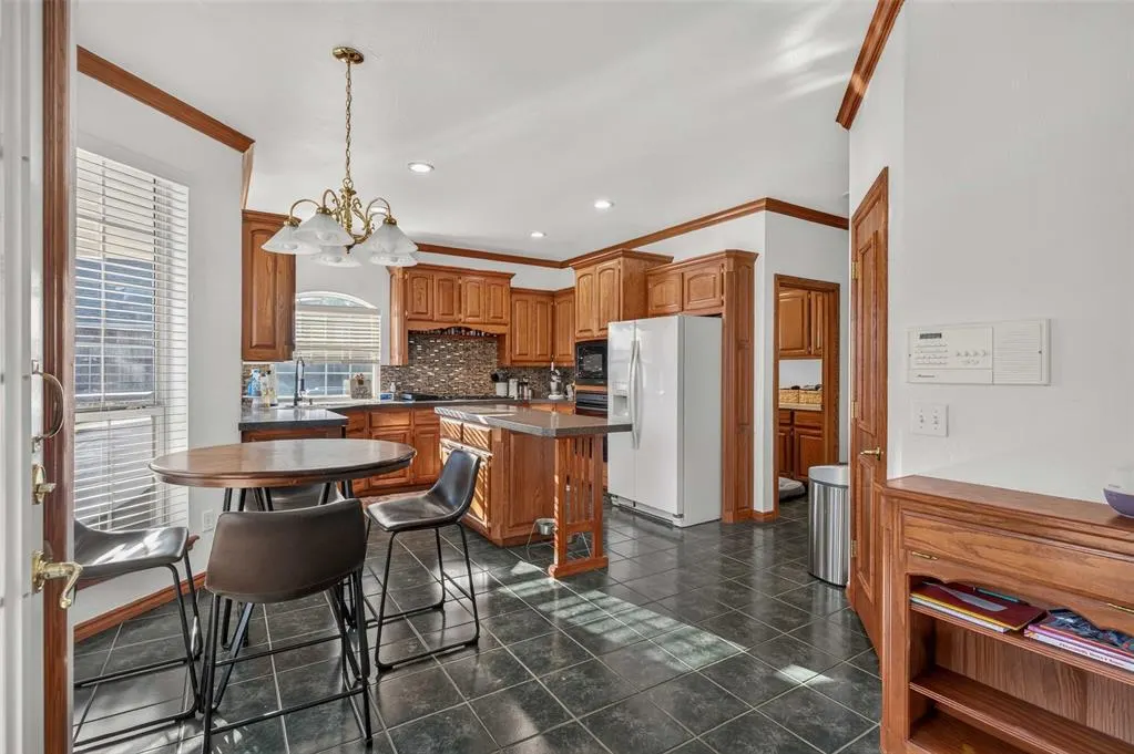 Photo 13 — 9621 SW 33rd Street, Oklahoma City, OK 73179