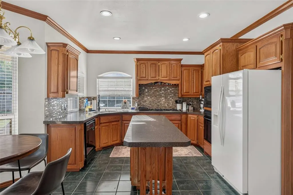 Photo 15 — 9621 SW 33rd Street, Oklahoma City, OK 73179