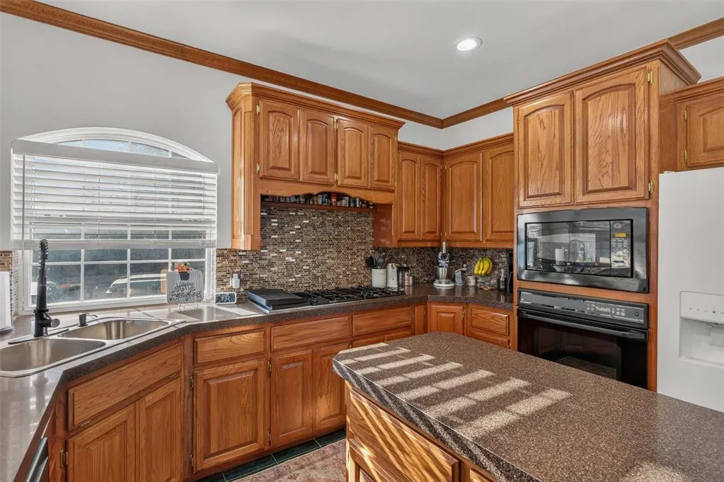 Photo 16 — 9621 SW 33rd Street, Oklahoma City, OK 73179