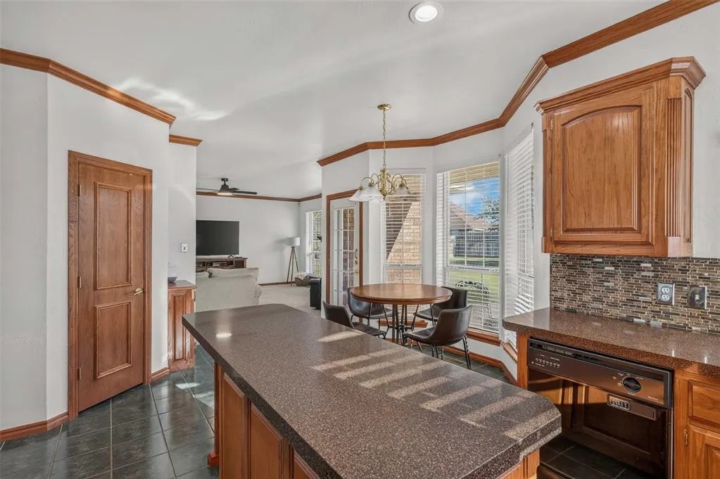 Photo 17 — 9621 SW 33rd Street, Oklahoma City, OK 73179