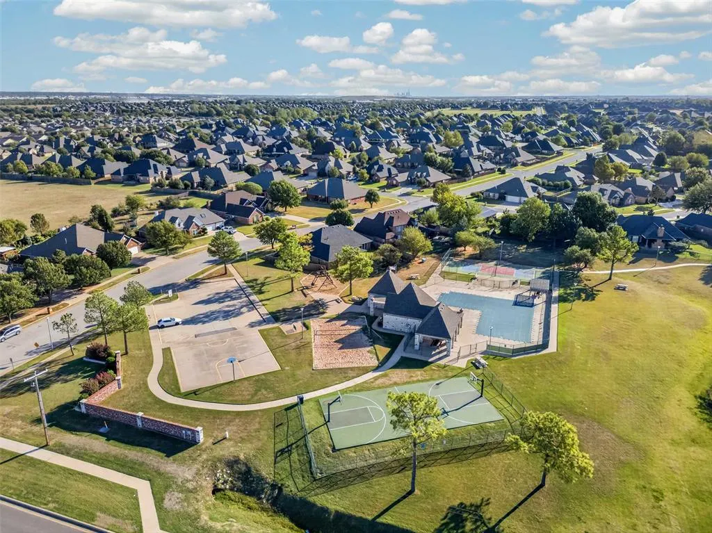 Photo 37 — 9621 SW 33rd Street, Oklahoma City, OK 73179